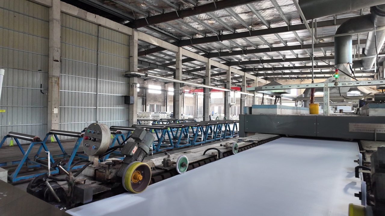 Coating line running base cloth